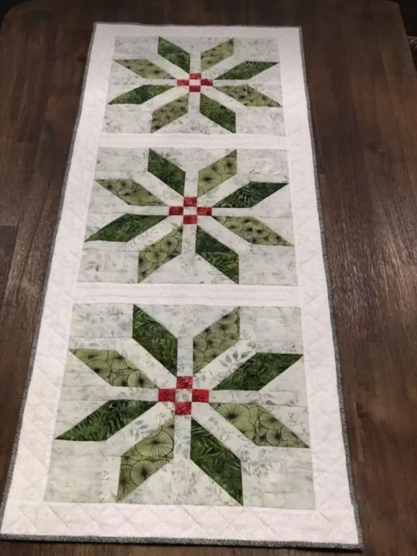 Evergreen Blooms: Breathtaking Quilt Design for Timeless Beauty - Image 3